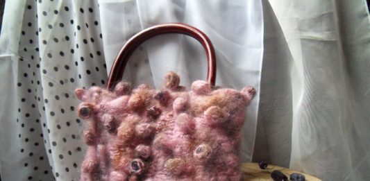 Вязаная спицами сумка Шибори