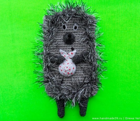 Вязаный чехол для телефона Ёжик в тумане