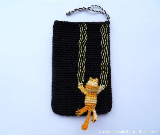 Вязаный чехол для телефона Кошачья истерика