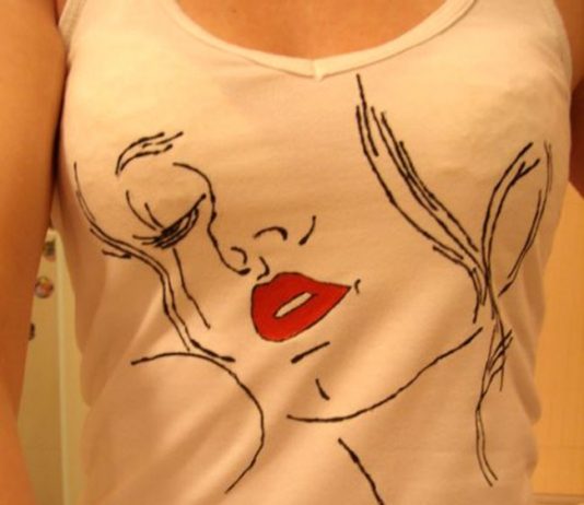 Рисунок на ткани Девушка