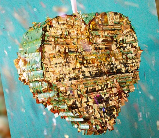 Сердце-пиньята на праздник