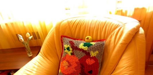МК «Объёмное вязание: подушка “Яблоки”»