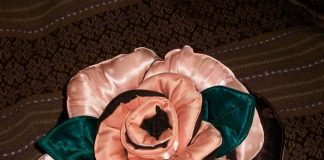 МК «Шитая подушка – роза с листьями»