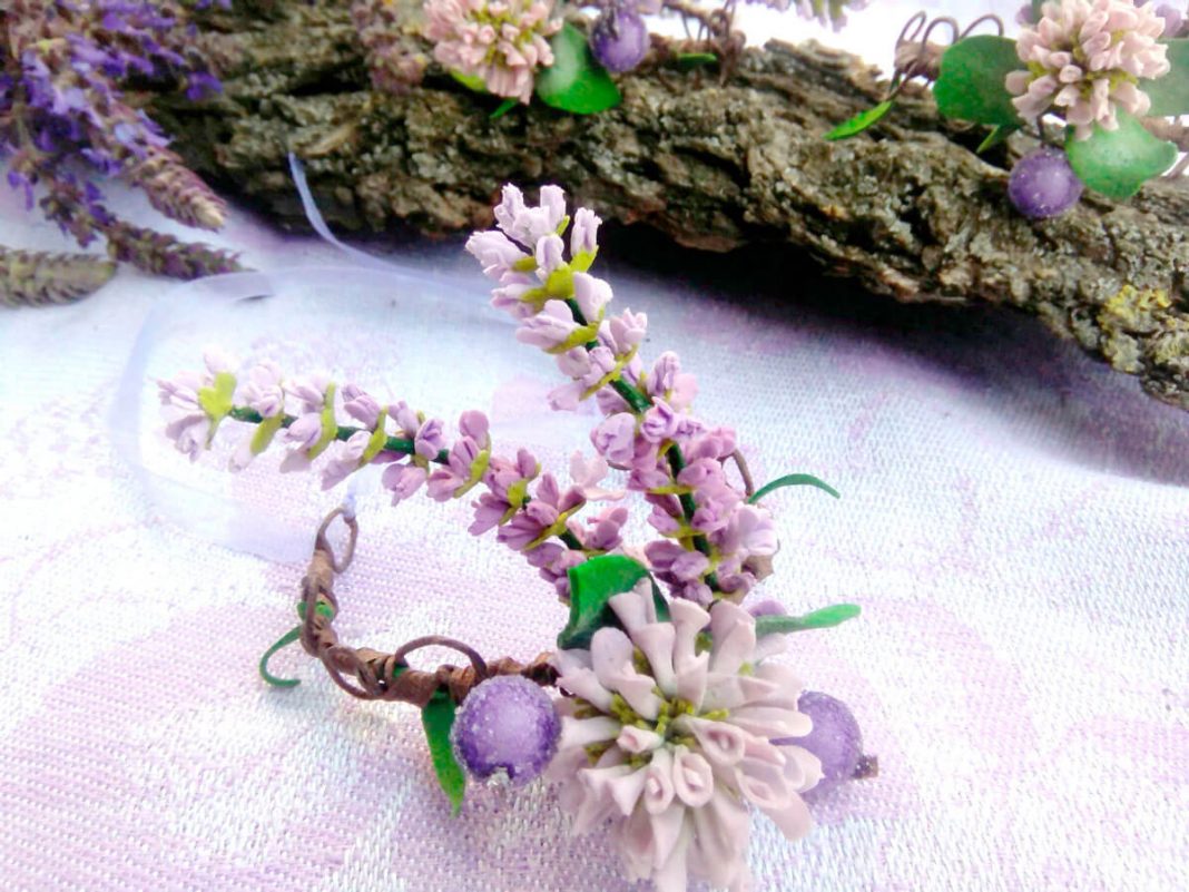 Как сделать плетёный браслет с цветами из фоамирана